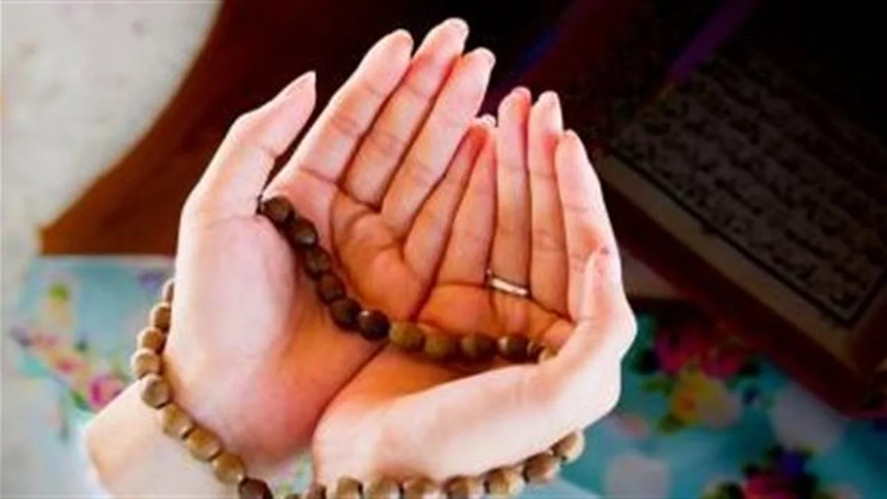 أدعية نبوية.. ما يقال عند رؤية البرق وسماع الرعد وقت العواصف